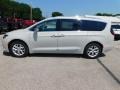 2020 Luxury White Pearl Chrysler Pacifica Limited  photo #4