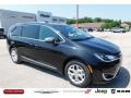 Brilliant Black Crystal Pearl 2020 Chrysler Pacifica Limited