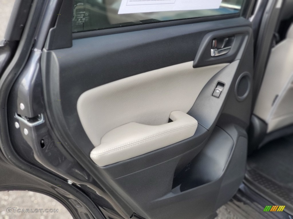 2018 Subaru Forester 2.5i Limited Door Panel Photos