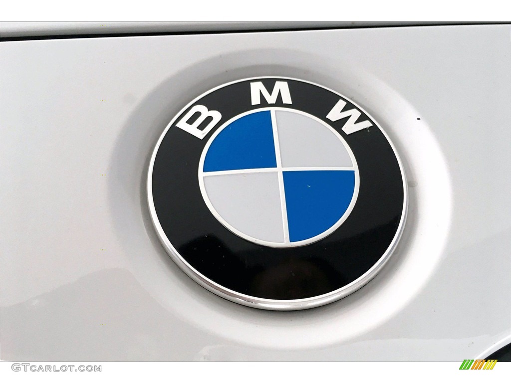 2017 BMW M4 Convertible Marks and Logos Photo #138840014