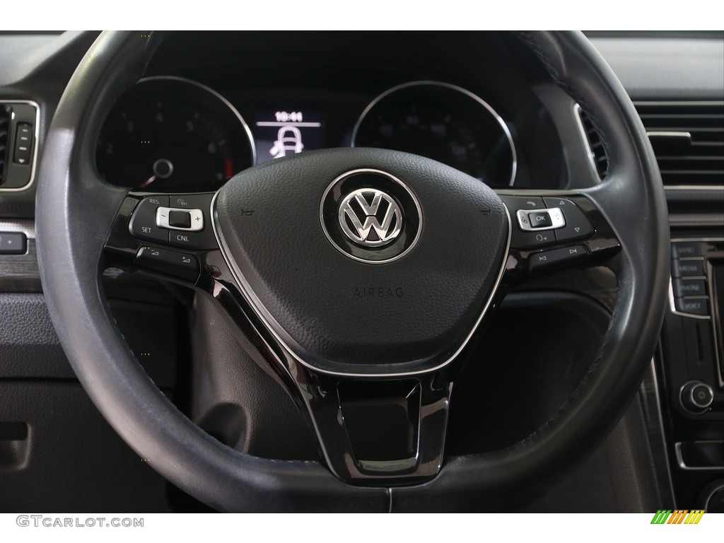 2017 Passat SE Sedan - Fortana Red Metallic / Titan Black photo #7