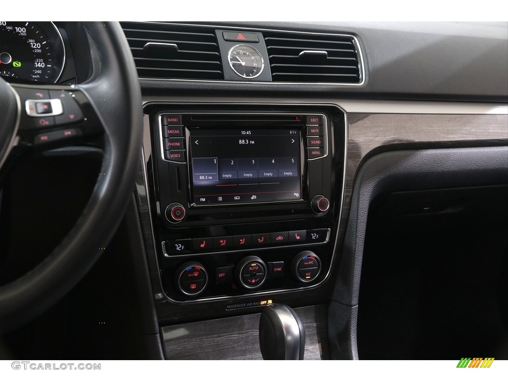 2017 Passat SE Sedan - Fortana Red Metallic / Titan Black photo #9