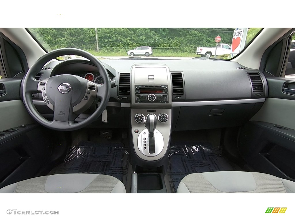 2010 Sentra 2.0 S - Magnetic Gray Metallic / Charcoal photo #18