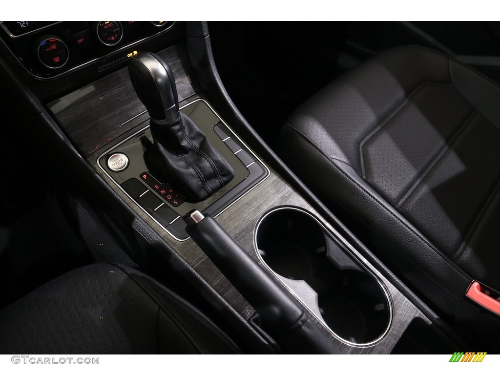 2017 Passat SE Sedan - Fortana Red Metallic / Titan Black photo #12