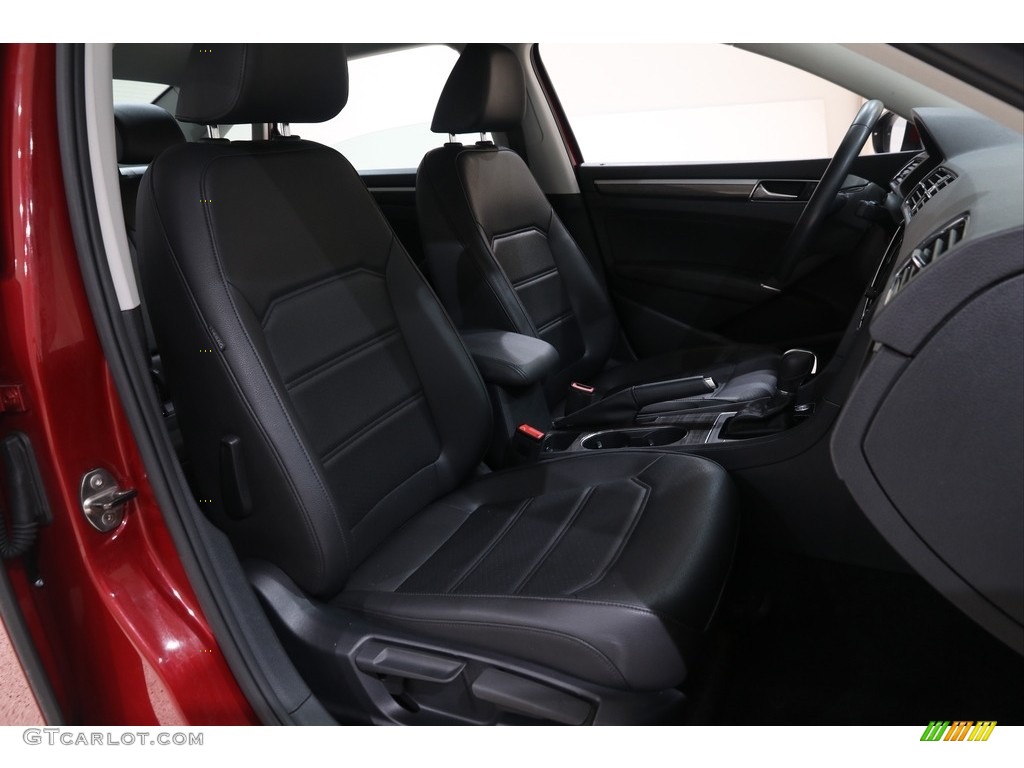 2017 Passat SE Sedan - Fortana Red Metallic / Titan Black photo #13