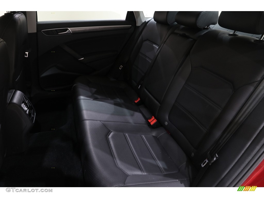2017 Passat SE Sedan - Fortana Red Metallic / Titan Black photo #15