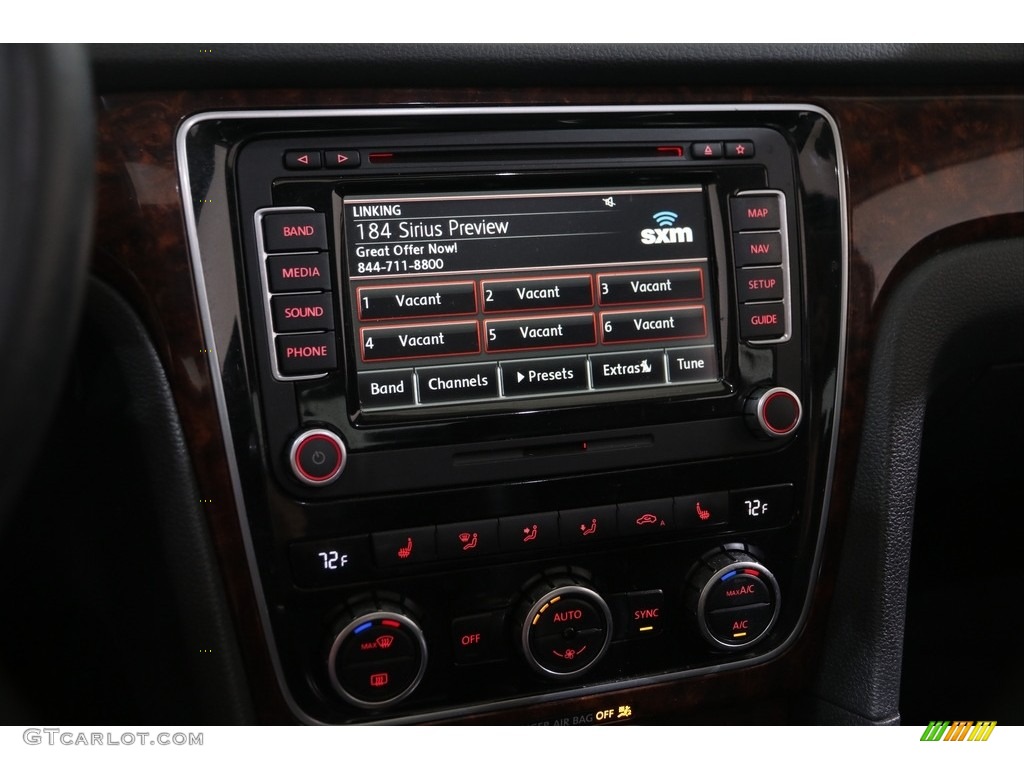2013 Volkswagen Passat 2.5L SEL Controls Photo #138842042