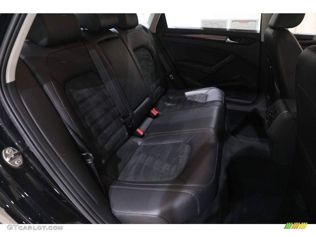 2013 Volkswagen Passat 2.5L SEL Interior Color Photos