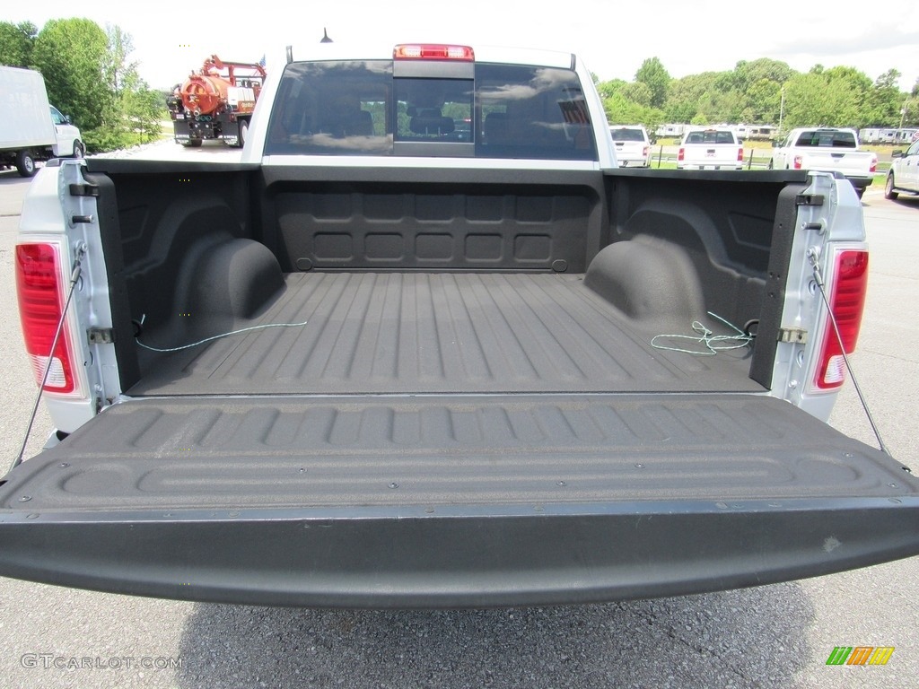 2017 1500 Laramie Crew Cab 4x4 - Bright Silver Metallic / Black photo #9