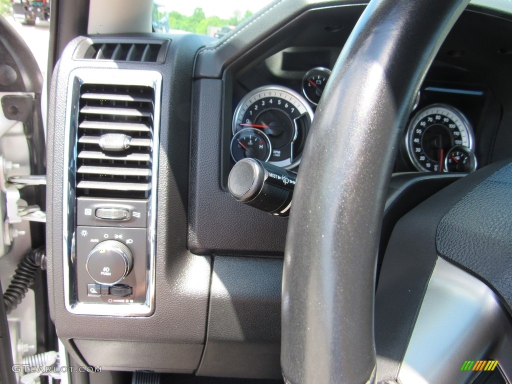 2017 1500 Laramie Crew Cab 4x4 - Bright Silver Metallic / Black photo #20