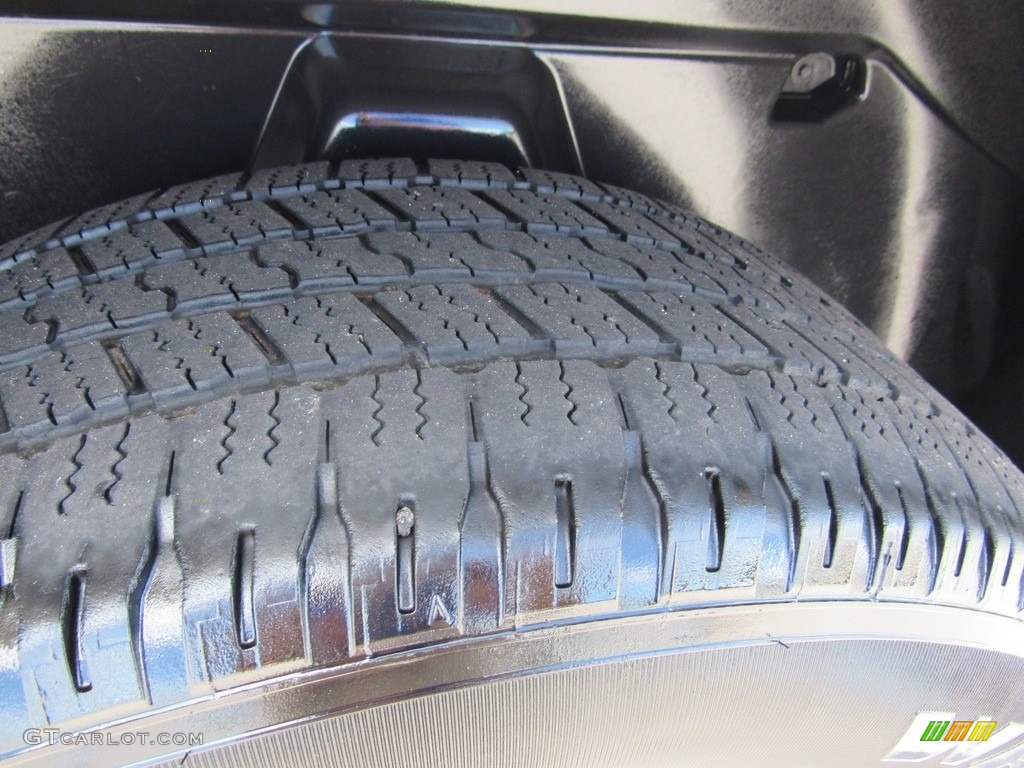 2017 1500 Laramie Crew Cab 4x4 - Bright Silver Metallic / Black photo #64