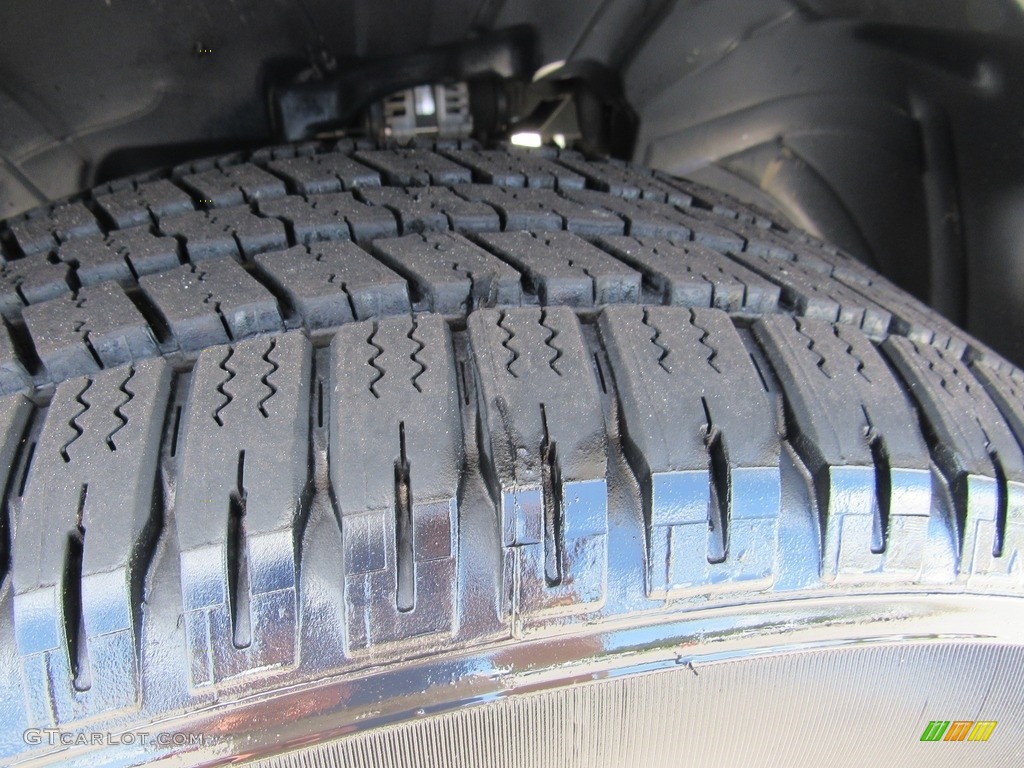 2017 1500 Laramie Crew Cab 4x4 - Bright Silver Metallic / Black photo #66