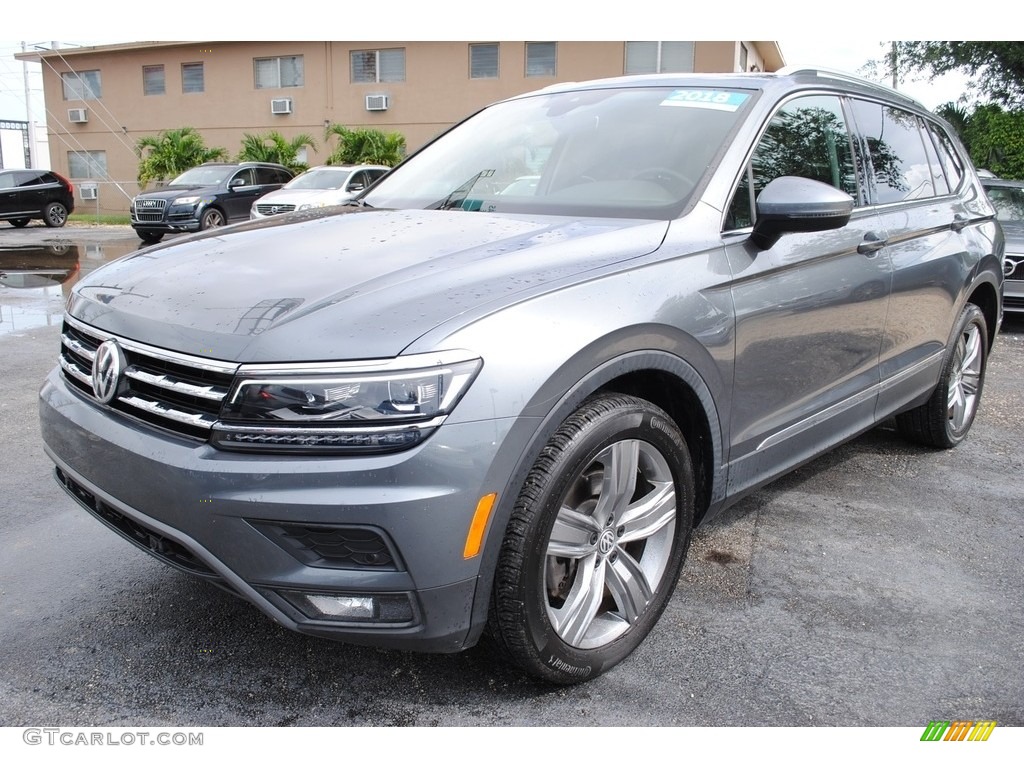 Platinum Gray Metallic 2018 Volkswagen Tiguan SEL Exterior Photo #138845872