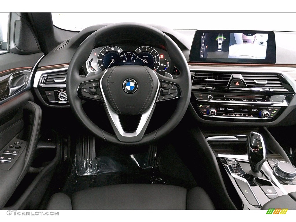 2017 5 Series 530i Sedan - Glacier Silver Metallic / Black photo #4