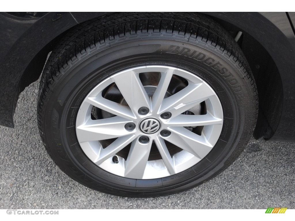 2019 Volkswagen Golf S Wheel Photos