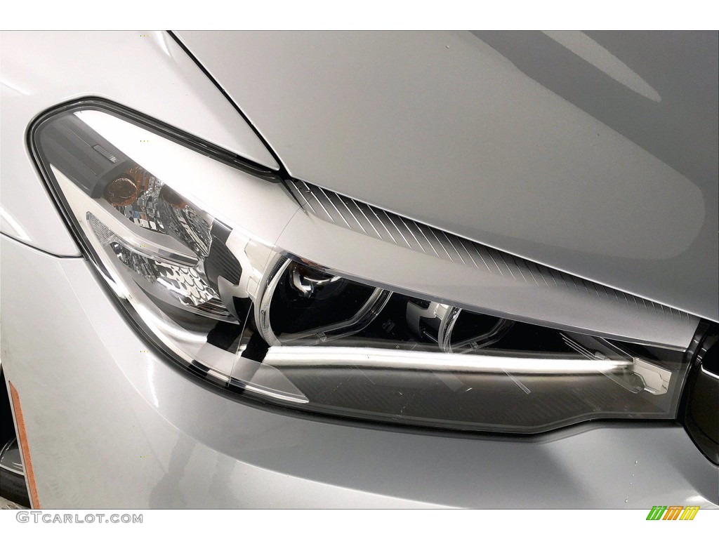 2017 5 Series 530i Sedan - Glacier Silver Metallic / Black photo #26