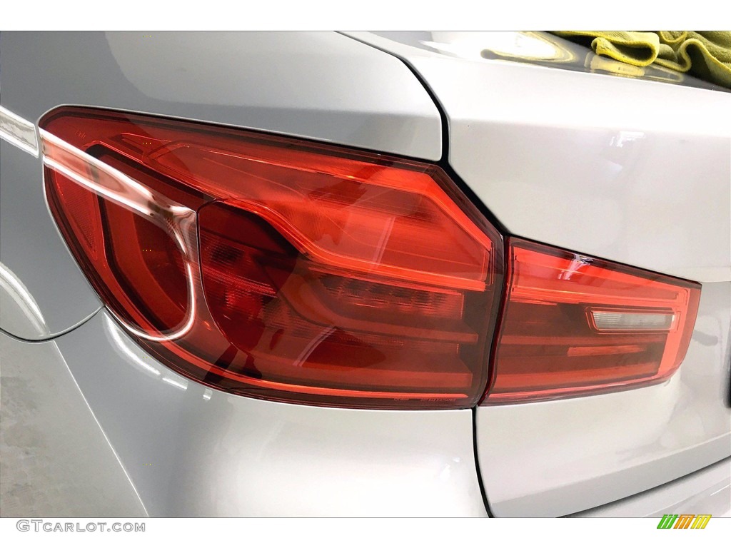 2017 5 Series 530i Sedan - Glacier Silver Metallic / Black photo #27