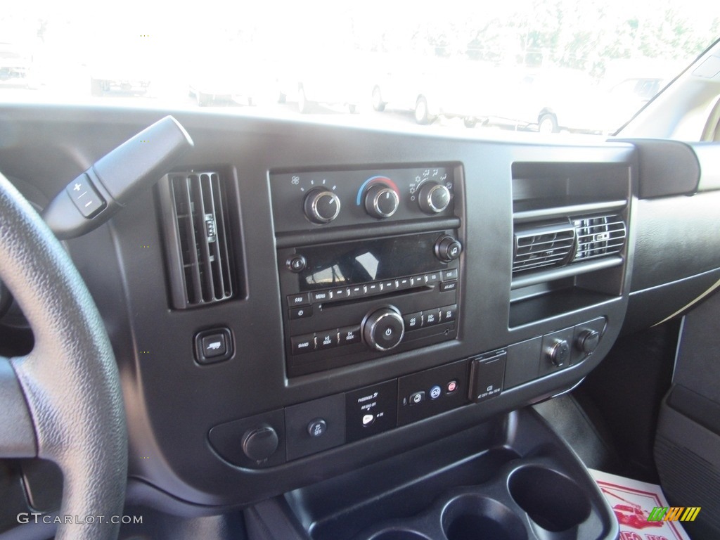 2017 Express 3500 Passenger LT - Summit White / Neutral photo #16