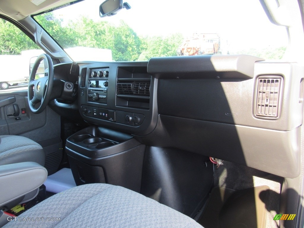 2017 Express 3500 Passenger LT - Summit White / Neutral photo #21