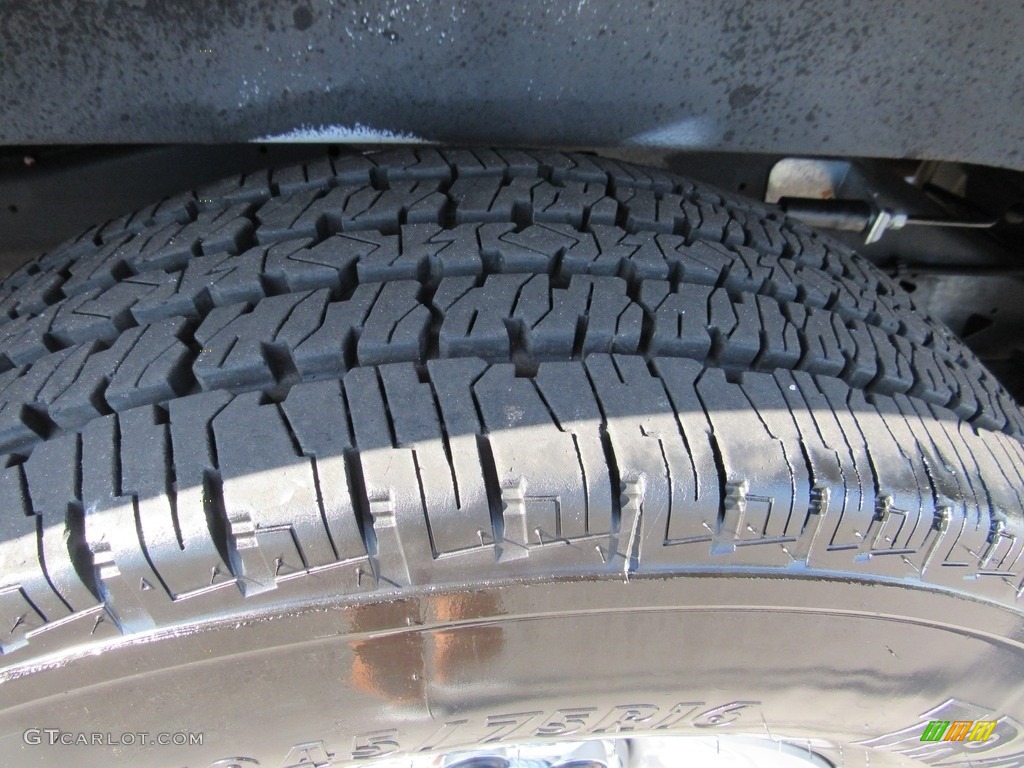 2017 Express 3500 Passenger LT - Summit White / Neutral photo #41