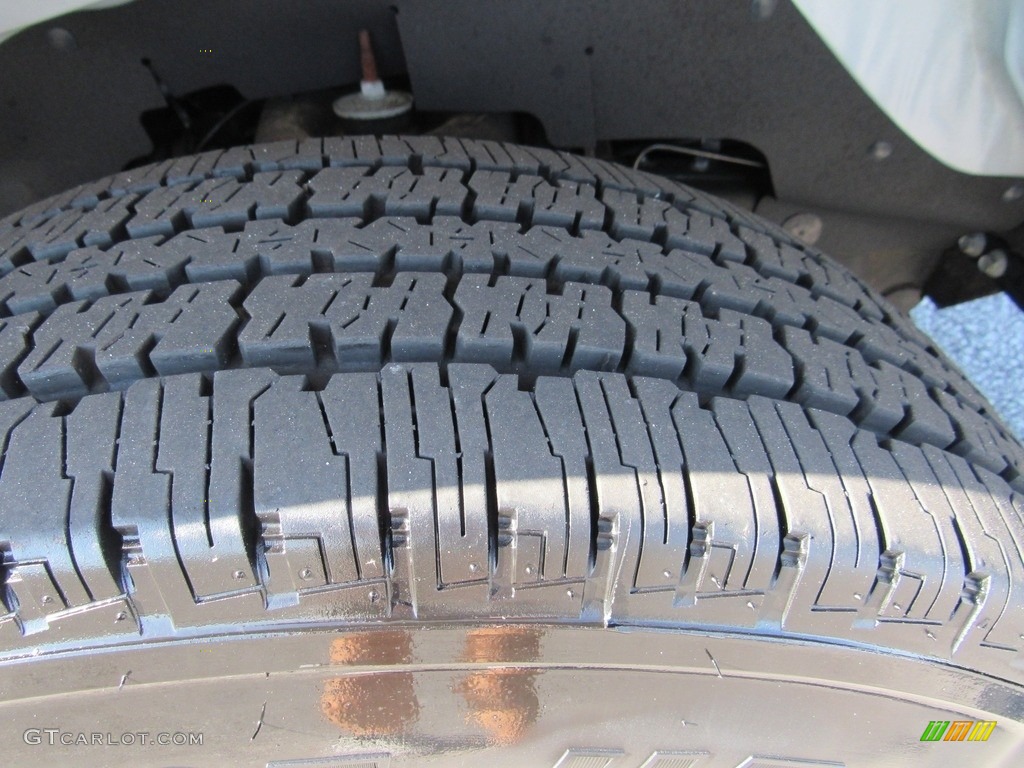 2017 Express 3500 Passenger LT - Summit White / Neutral photo #43