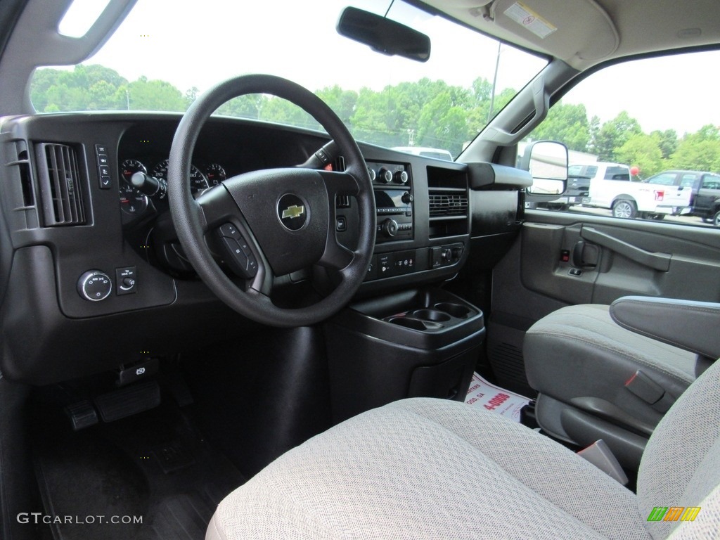 Neutral Interior 2017 Chevrolet Express 3500 Passenger LT Photo #138849641