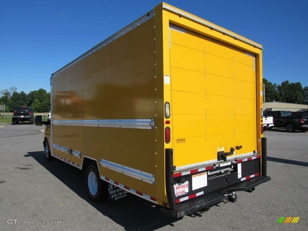 2016 Savana Cutaway 3500 Commercial Moving Truck - Yellow / Pewter photo #2