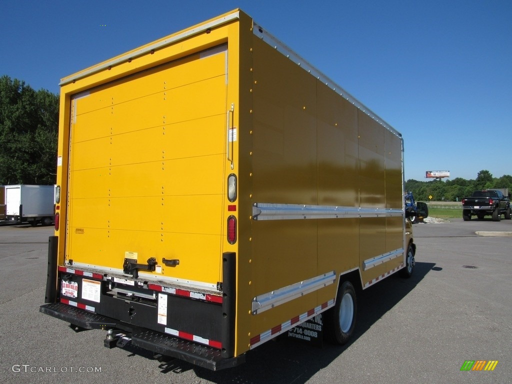 2016 Savana Cutaway 3500 Commercial Moving Truck - Yellow / Pewter photo #4