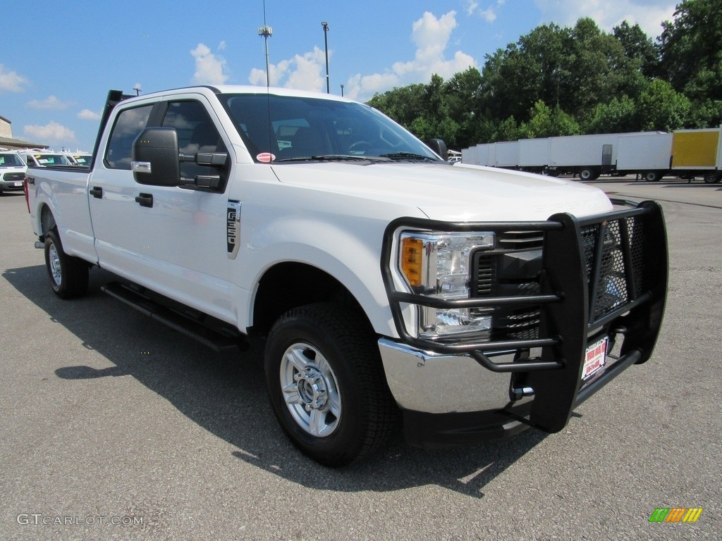 2017 F350 Super Duty XL Crew Cab 4x4 - Oxford White / Medium Earth Gray photo #1