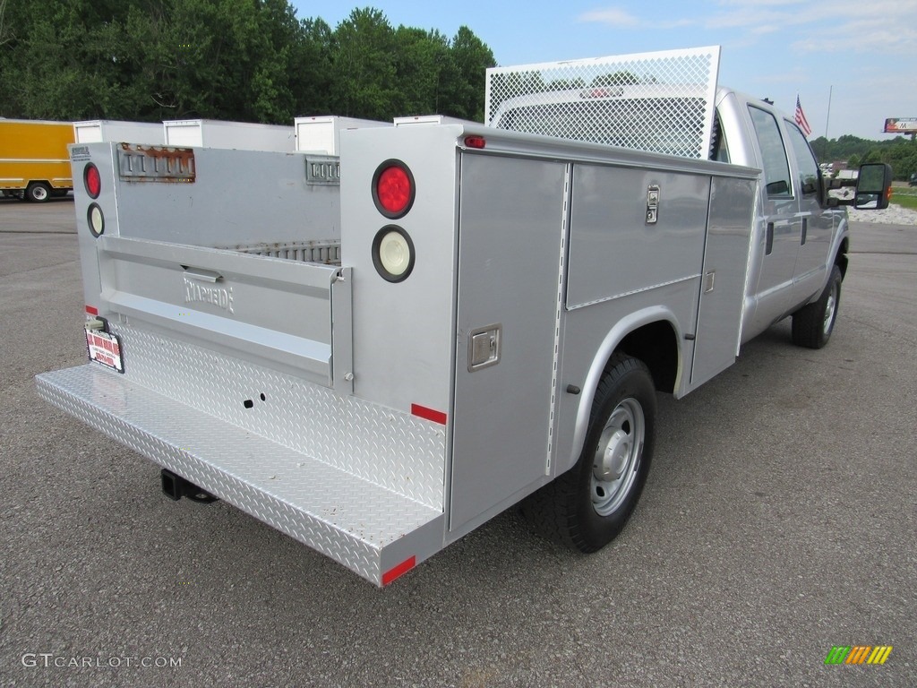 2011 F250 Super Duty XL Crew Cab 4x4 Chassis - Ingot Silver Metallic / Steel Gray photo #4