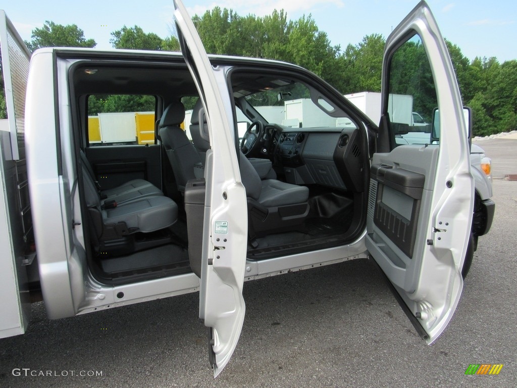 2011 F250 Super Duty XL Crew Cab 4x4 Chassis - Ingot Silver Metallic / Steel Gray photo #40