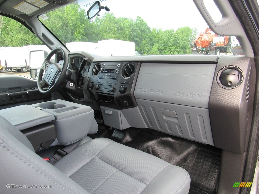 2011 F250 Super Duty XL Crew Cab 4x4 Chassis - Ingot Silver Metallic / Steel Gray photo #43