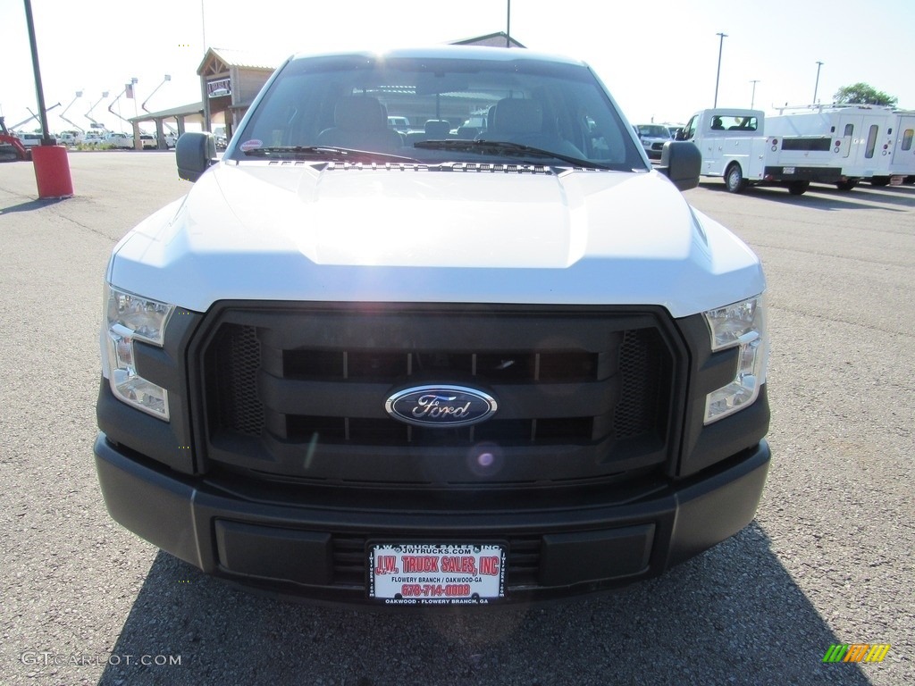 2016 F150 XL SuperCrew - Oxford White / Medium Earth Gray photo #8