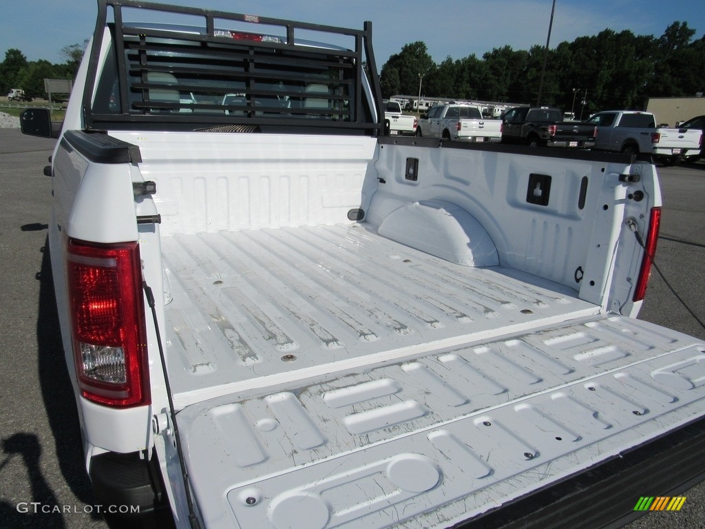 2016 F150 XL SuperCrew - Oxford White / Medium Earth Gray photo #11