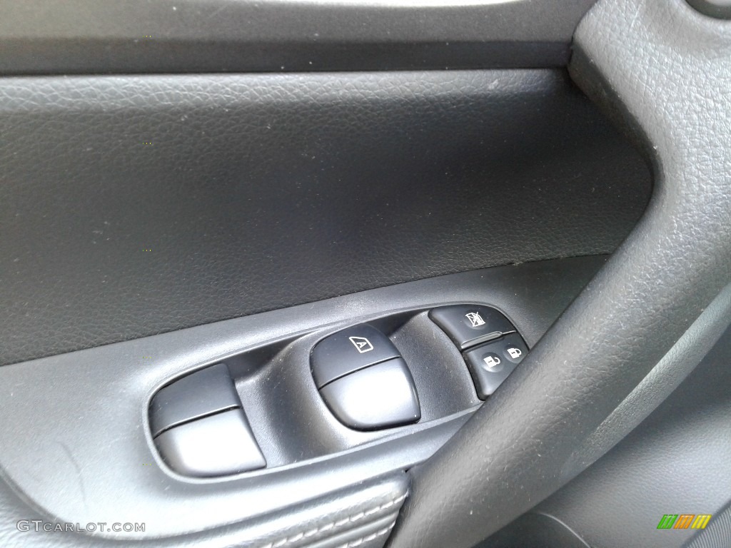 2016 Nissan Rogue S AWD Charcoal Door Panel Photo #138856203