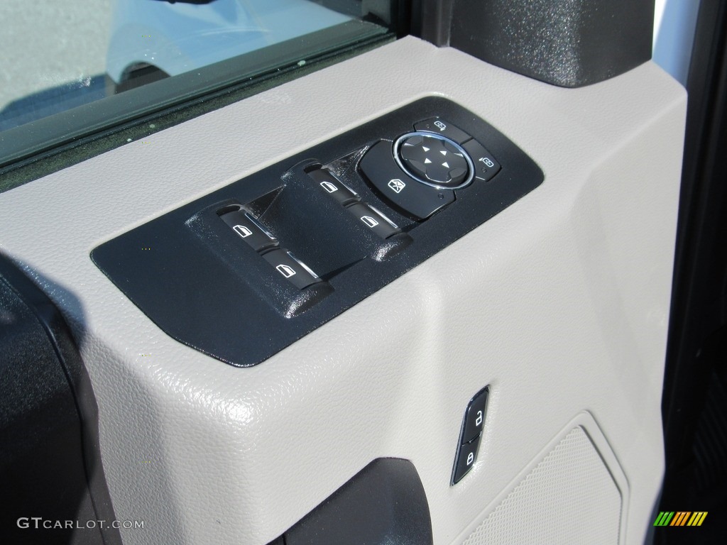 2016 F150 XL SuperCrew - Oxford White / Medium Earth Gray photo #14