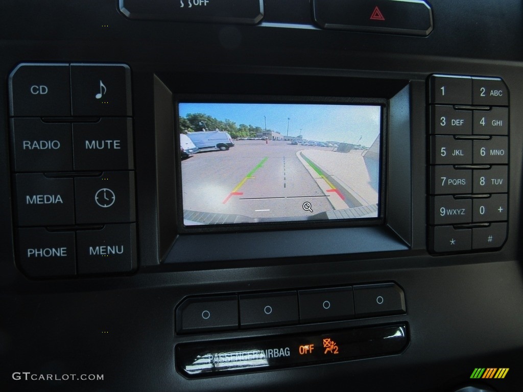 2016 F150 XL SuperCrew - Oxford White / Medium Earth Gray photo #23