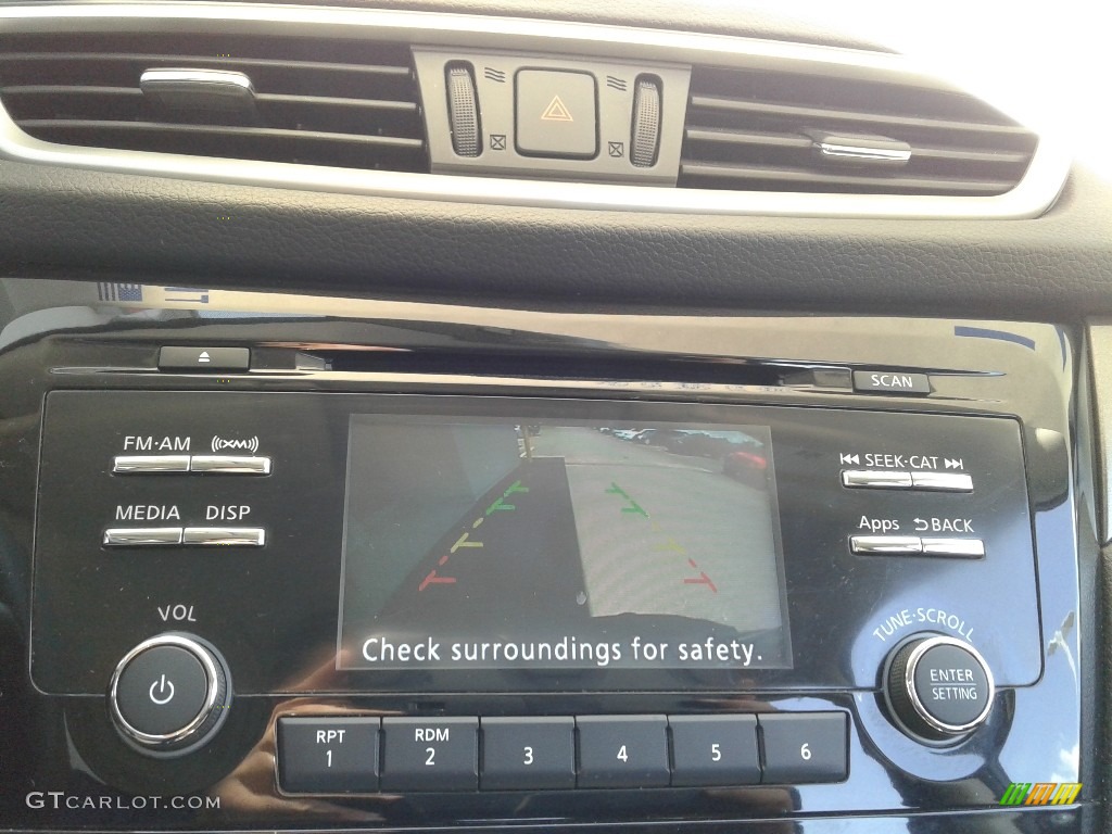 2016 Nissan Rogue S AWD Controls Photo #138856457