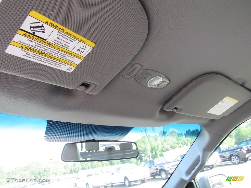 2016 F150 XL SuperCrew - Oxford White / Medium Earth Gray photo #24