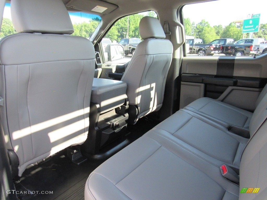 2016 F150 XL SuperCrew - Oxford White / Medium Earth Gray photo #29