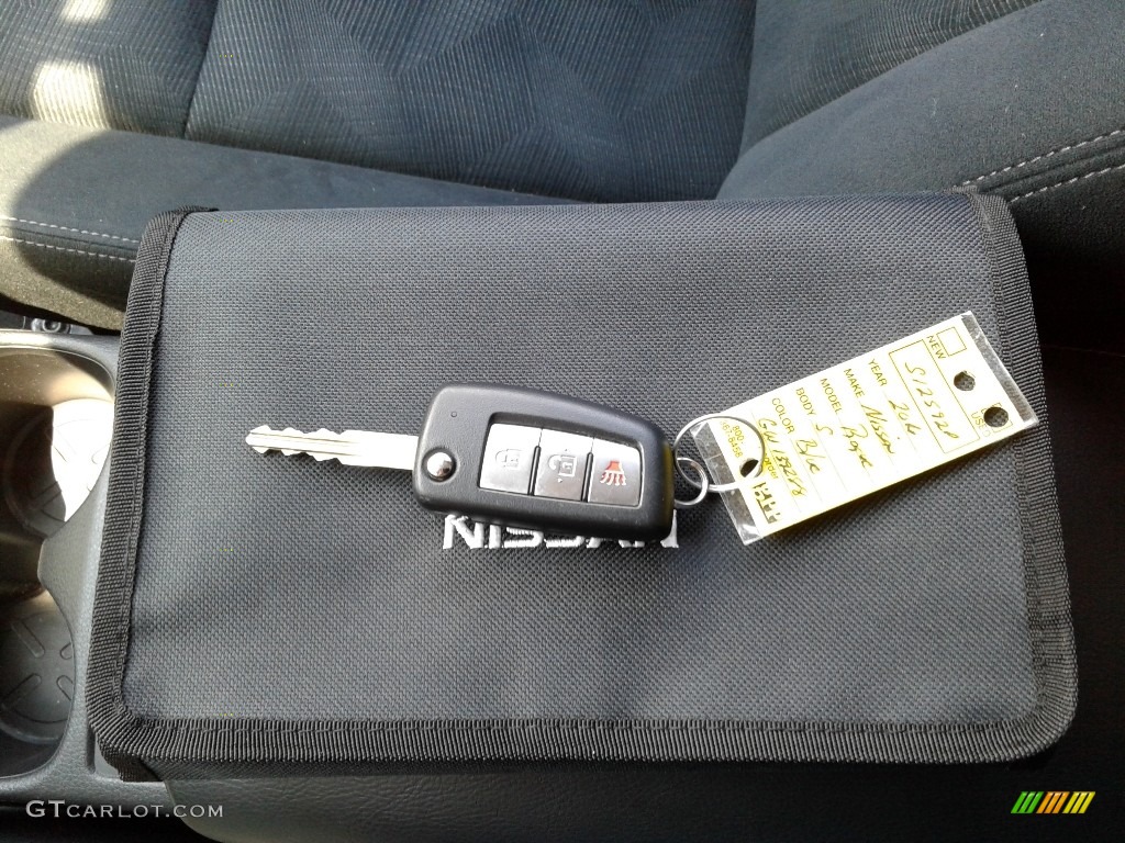2016 Nissan Rogue S AWD Keys Photos