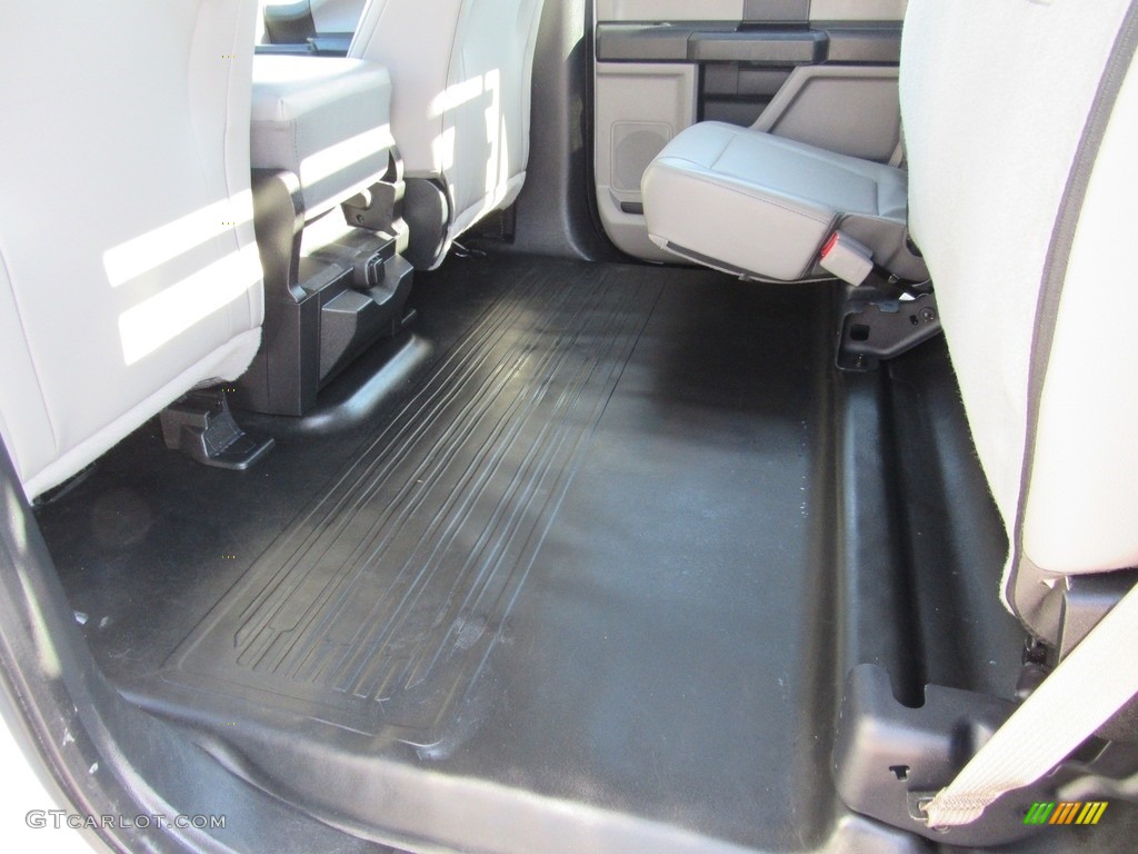 2016 F150 XL SuperCrew - Oxford White / Medium Earth Gray photo #31