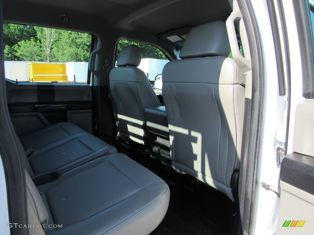 2016 F150 XL SuperCrew - Oxford White / Medium Earth Gray photo #42