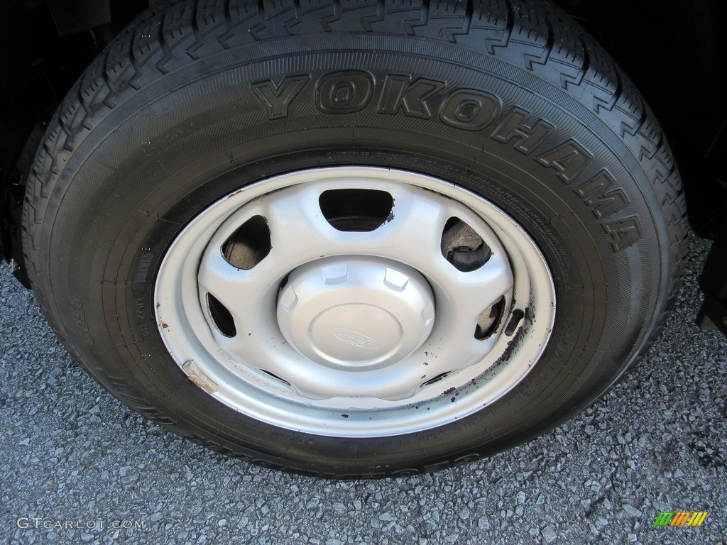 2016 F150 XL SuperCrew - Oxford White / Medium Earth Gray photo #48