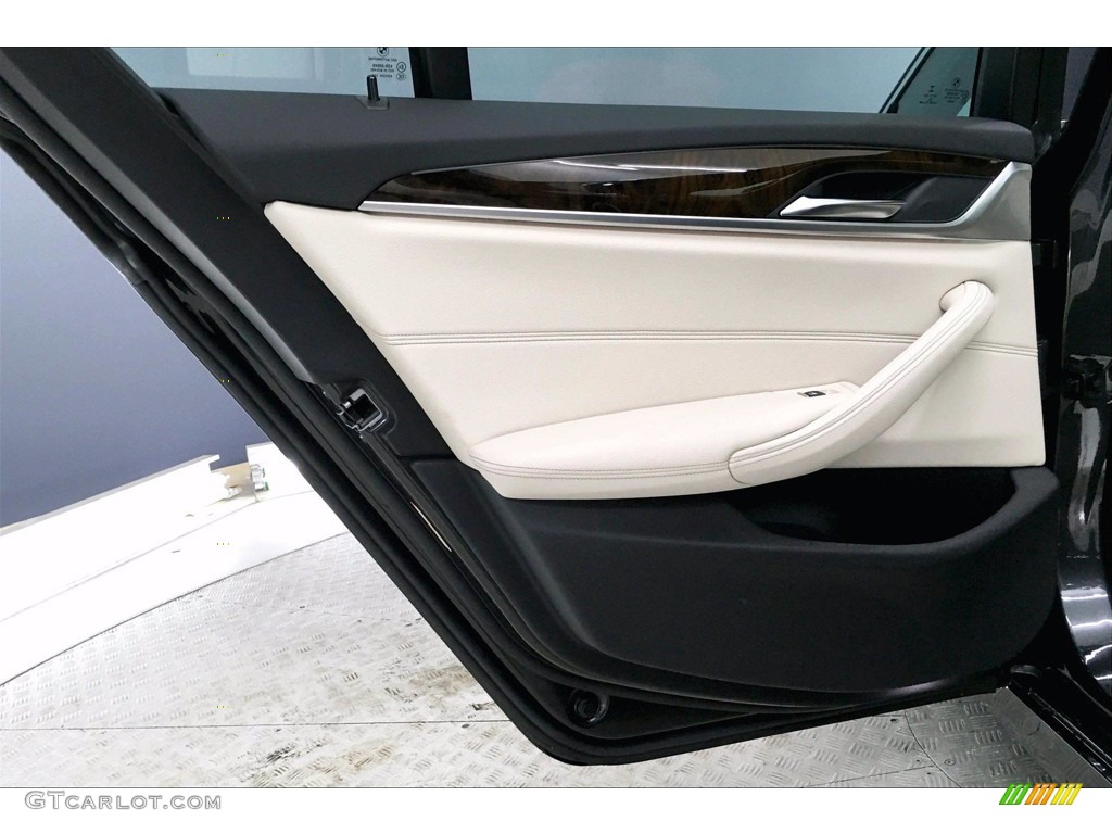 2017 5 Series 540i Sedan - Dark Graphite Metallic / Ivory White photo #25