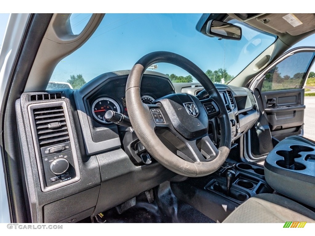 2014 3500 Tradesman Crew Cab 4x4 - Bright White / Black/Diesel Gray photo #26