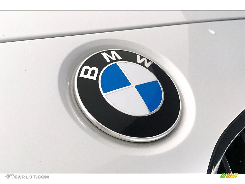 2017 BMW 3 Series 330i xDrive Sports Wagon Marks and Logos Photo #138861707