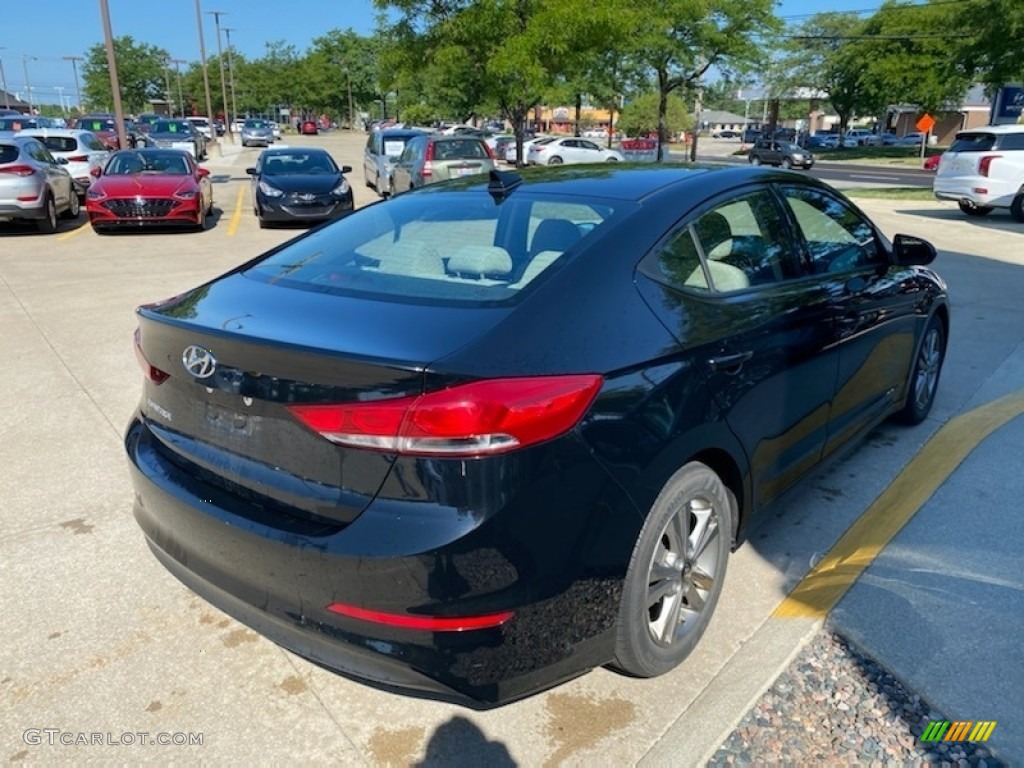 2017 Elantra Value Edition - Black / Beige photo #2