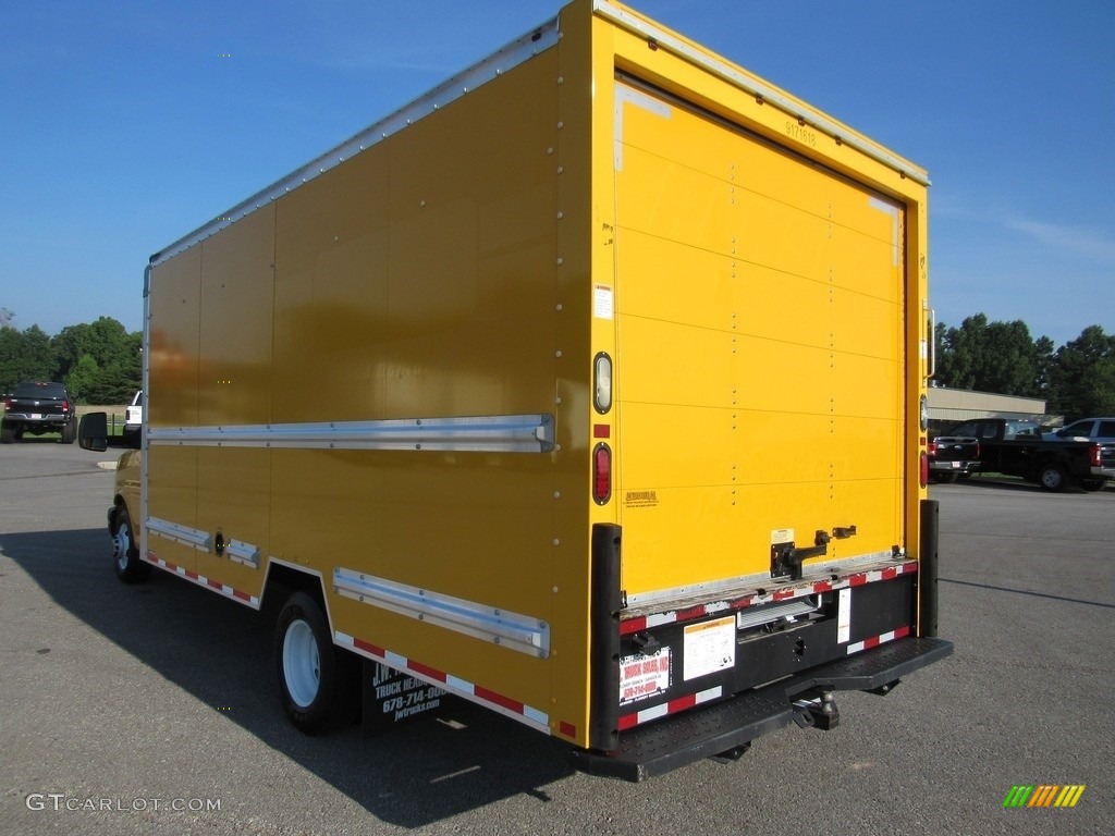 2015 Savana Cutaway 3500 Commercial Moving Truck - Yellow / Pewter photo #2