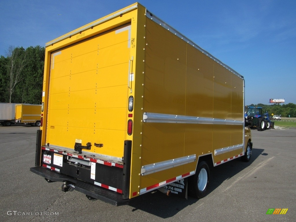 2015 Savana Cutaway 3500 Commercial Moving Truck - Yellow / Pewter photo #4